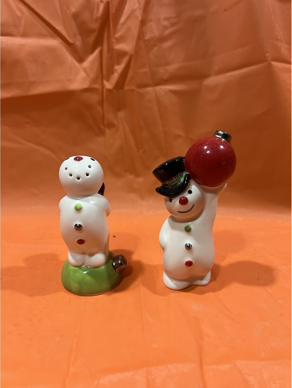 Hallmark CHRISTMAS SNOWMEN Salt & Pepper Shakers PERFECT CONDITION